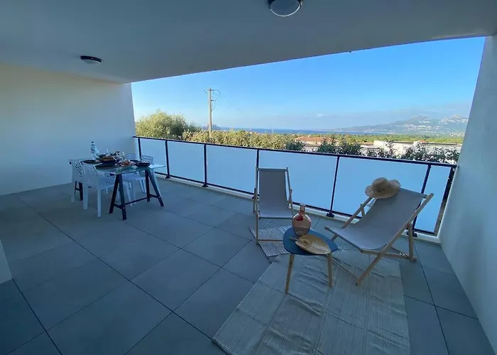 Exceptionnelle Vue Mer Calvi - Piscine - T2